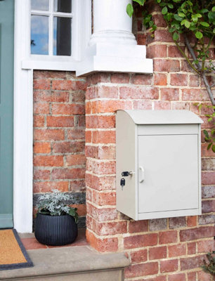 Garden Trading Stowe Parcel Box Post Box Clay Cream Steel Drop Box Lockable