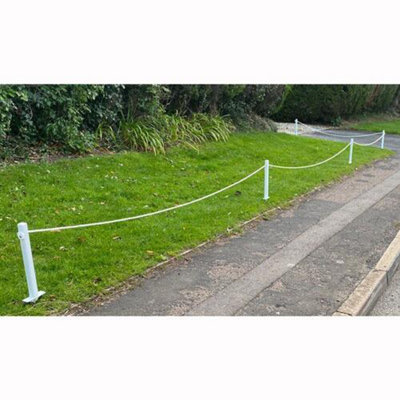 Garden Verge Markers 40cm high Plastic Posts (5 pcs) with Rope (10.5m ...