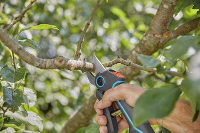 GARDENA AssistCut Garden Shears - 3