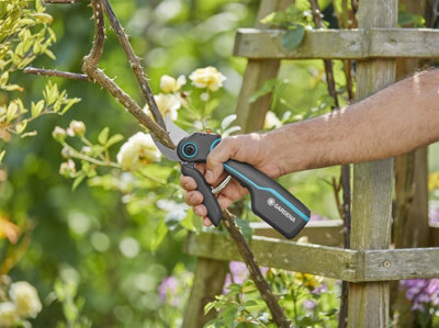 GARDENA AssistCut Garden Shears - 5