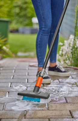 Gardena Cleansystem Brush Hard & 150cm Handle Large Patio Path Cleaning