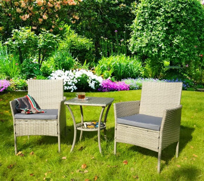 Outdoor high bistro table and deals chairs