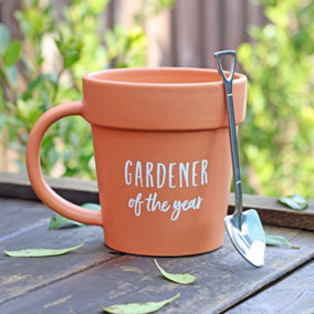 Gardener of the Year Novelty Ceramic Pot Mug and Shovel Spoon. Ideal Gift. Height 10 cm