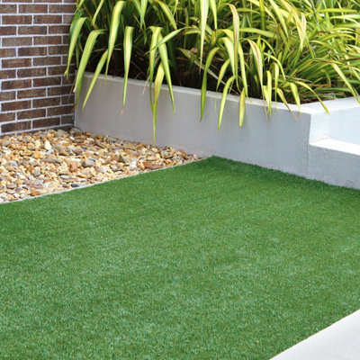 GardenKraft 26009 4m x 1m Dark Green Artificial Grass - 20mm Pile High