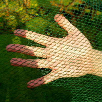 GardenSkill Heavy Duty Cabbage White & Insect Mesh Netting 7mm Dia for Protecting Brassicas 6m x 50m