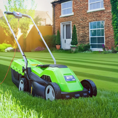 https://media.diy.com/is/image/KingfisherDigital/gardentek-38cm-corded-electric-1600w-230v-roller-mulching-lawn-mower-gt38e~5059608229097_06c_MP?$MOB_PREV$&$width=618&$height=618