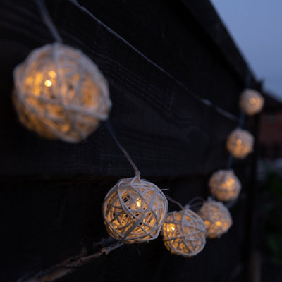Gardenwize Garden Outdoor 2m Solar Wicker Ball LED Decorative String Lights