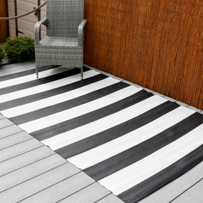 Black and white striped deals outdoor rug