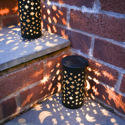 Brick solar pathway deals lighting