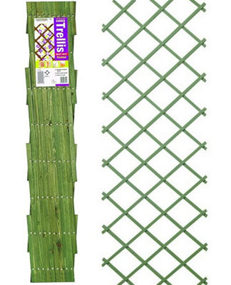 Gardman 07249 1.8m x 0.3m Expanding Riveted Green Trellis Screen Garden Plant