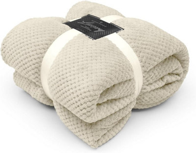 GC GAVENO CAVAILIA Fluffy Pop Extra Large Throw 200x240CM Cream Soft & Cosy King Size Blanket Waffle Throw