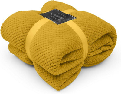 GC GAVENO CAVAILIA Fluffy Pop Extra Large Throw 200x240CM Ochre Soft & Cosy King Size Blanket Waffle Throw