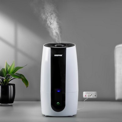 GEEPAS Humidifier for Bedroom, 2.6L Top Fill Cool Mist Large Room, 360 Rotatable, Night Light With Auto Mode