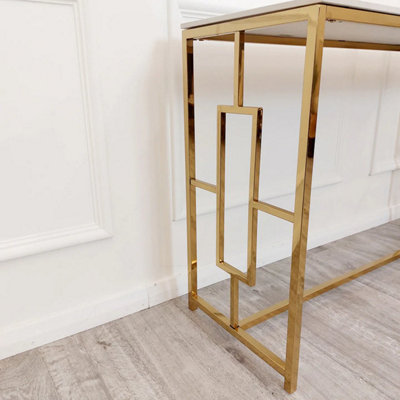 Geo Console Table / A Fusion of Functionality and Style