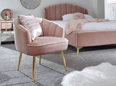 Blush pink reading online chair