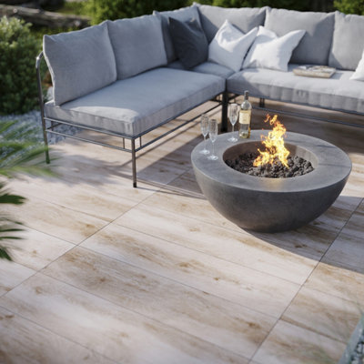 Glade Matt Beech Wood Effect Porcelain Outdoor Tile - Pack of 2, 0.72m�² - (L)1205x(W)300