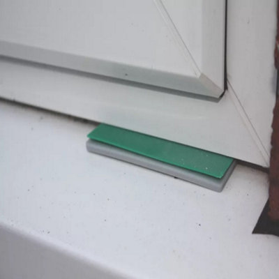 Glazing Packers 1000 Plastic Packers - 28mm x 1mm - 3