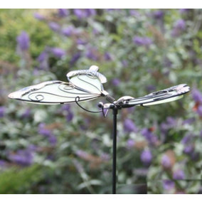 Glow in the Dark Butterfly Stake Glass Wing Insect Garden Stakes Hand Crafted Flutter Glows Ornaments Decorative Gift for Mum