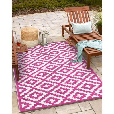 Curated visual reference: Fresh Look at Green Decore Lightweight Reversible Stain Proof Plastic Outdoor Rug