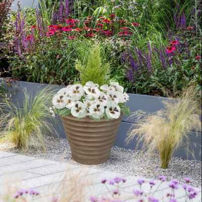 GreenBrokers 2 Cesti Appesi In Rattan Con Viole Del Pensiero Finte – Fiori Artificiali In Seta, Colorati, Per Esterno E Interno, 52cm