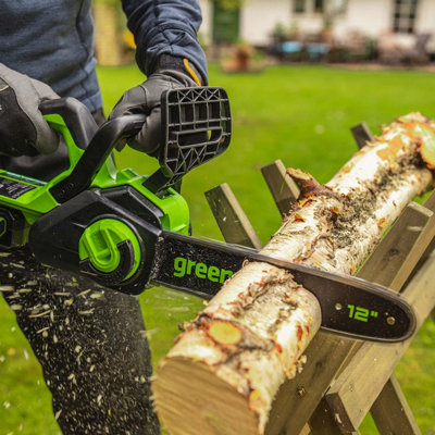 Greenworks Tools 24V 30cm (12") Cordless Brushless Chainsaw includes 4Ah battery & charger
