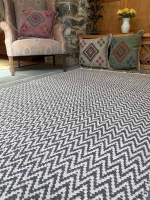 GRETA Soft Bedroom Rug Dark Herringbone Pattern - L120 x W180 - Grey