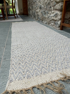 Greta Soft Bedroom Rug Grey Pale Herringbone Pattern / 70 cm x 200 cm