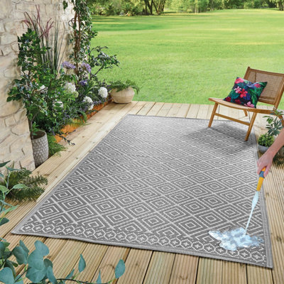 Grey Aztec Outdoor Rug, Weatherproof Recycled Polypropylene, 150 x ...