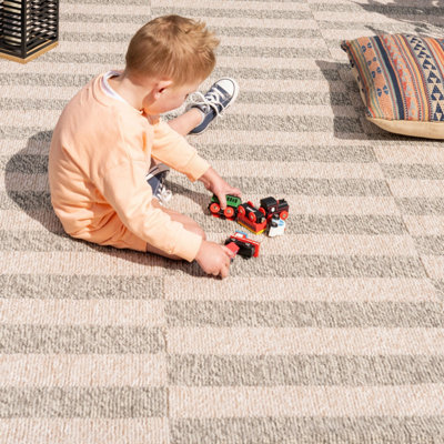 Grey Stripe Indoor Outdoor Washable Weather Resistant Rug 80cm x 150cm