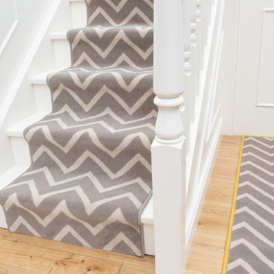 Grey White Chevron Cut To Measure Stair Carpet Runner 60cm Wide (2ft W x 12ft L)