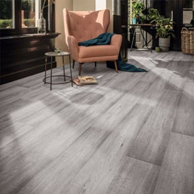 Grey Wood Effect Anti-Slip Vinyl Flooring for Dining Room, Conservatory, Kitchen & Living Room 1m X 4m (4m²)
