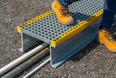 GRP Step Over Platform 578 x 1220 x 188mm (150mm clearance) Grey/Yellow