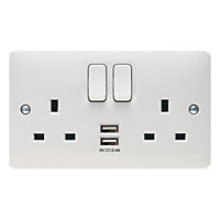 Hager WMSS82USB Sollysta Switch Socket Outlet 13 Amp with 2 x USB Charging Points 2.4A