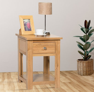 Hallowood Furniture Waverly - Set di 2 tavolini rotondi in legno massello, lampada in rovere chiaro, occasionale, piccola pianta, tavolino da divano per soggiorno e piccoli spazi