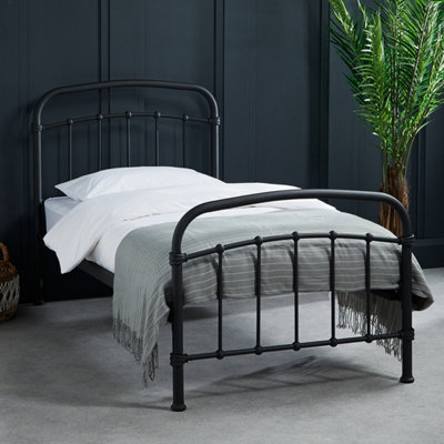 Halston 3.0 Single Metal Black Bed