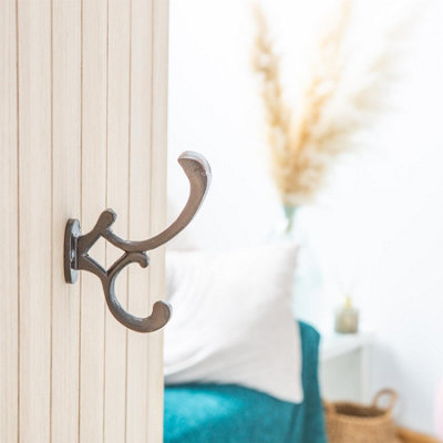 Hammer & Tongs Ornamental Hat & Coat Hook - W30mm x H130mm - Brass