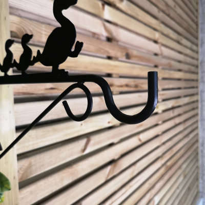 Handcrafted Metal 30cm Black Wall Duck Bracket Hook For Garden