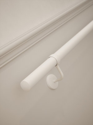 Handrails Direct Matt White Straight 2.4m Handrail System - Edstone ...