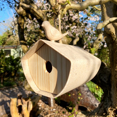 Hanging Bird House Nest Box for Garden - Outdoor Nesting Shelter for Bluetit Sparrow - Eco Nester Roosting Pouch, 3cm Hole