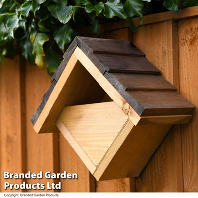 Happy Beaks Robin Nest Box Natural Roof in larch 15mm redwood Wooden Bird House for Robins, Wrens & Blackbirds (x1)