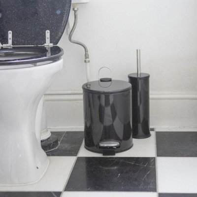 Harbour Housewares 2pc Round Stainless Steel Pedal Bin & Toilet Brush Set - 5L - Black - 5