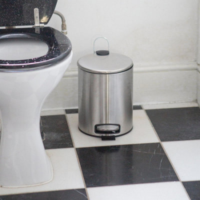 Harbour Housewares 2pc Round Stainless Steel Pedal Bin & Toilet Brush Set - 5L - Brushed - 5