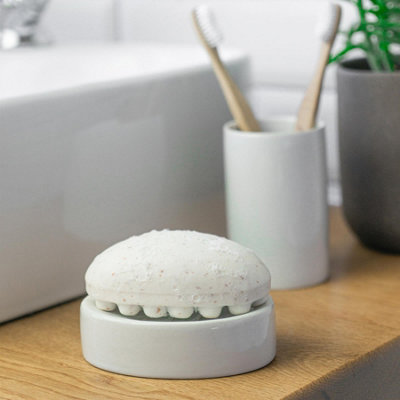 Harbour Housewares - Ceramic Bathroom Accessories Set - White - 4pc - 5