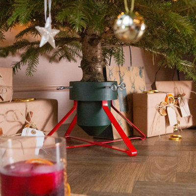 Harbour Housewares Classic Real Christmas Tree Stand - 3in - Green/Red - 7