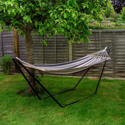 Harbour Housewares - Cotton Garden Hammock with Stand - Pink/Green Stripe - 7