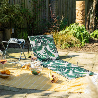 Harbour Housewares - Folding Beach Lounger - Banana Leaf - 6