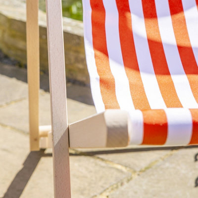 Harbour Housewares Folding Wooden Deck Chair - Red Orange Stripe