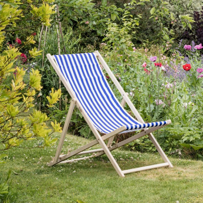 Harbour Housewares - Folding Wooden Deck Chairs - Navy Stripe - Pack of 2 - 5