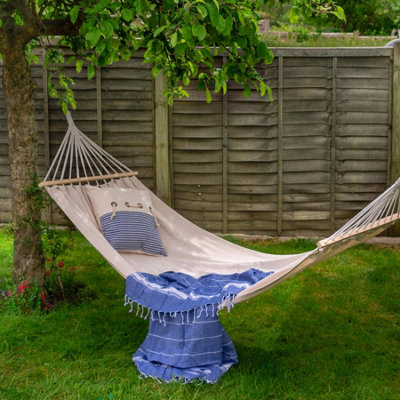 Harbour Housewares - Garden Hammock with Spreader Bars - Natural - 5