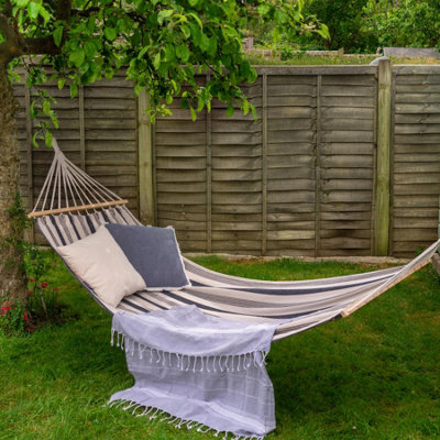 Harbour Housewares - Garden Hammock with Spreader Bars - Navy Stripe - 5